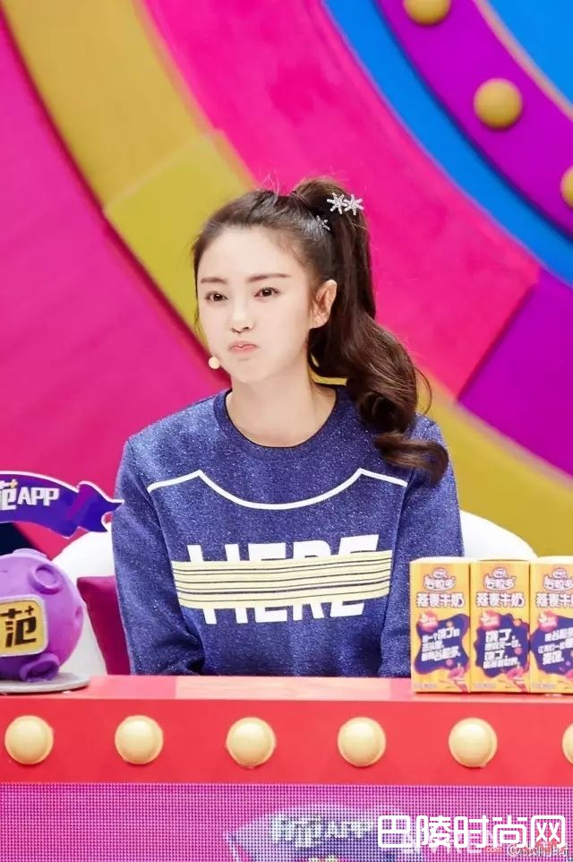 高马尾发型_头发长了别披着！这10种发型让你美成夏日女神！