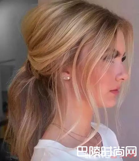 低马尾发型_头发长了别披着！这10种发型让你美成夏日女神！