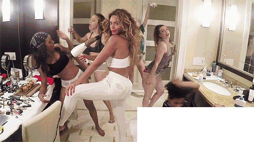 衬衫的穿法_只会将衬衫扎进裤子里 还有一千种时髦穿法让你更时髦