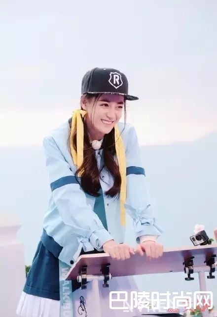 减龄双马尾发型_头发长了别披着！这10种发型让你美成夏日女神！