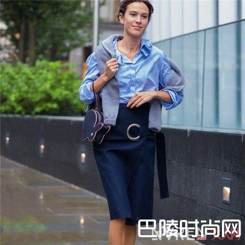 同色不同深度好看吗_上个班就迟到? 这四款同色系穿搭让你跟迟到说再见