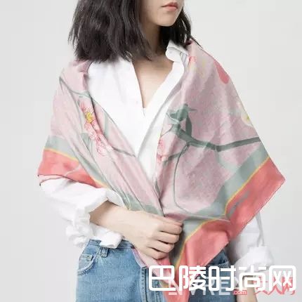 适合送妈妈的丝巾_母亲节不知道送啥？史上最走心的清单在这里