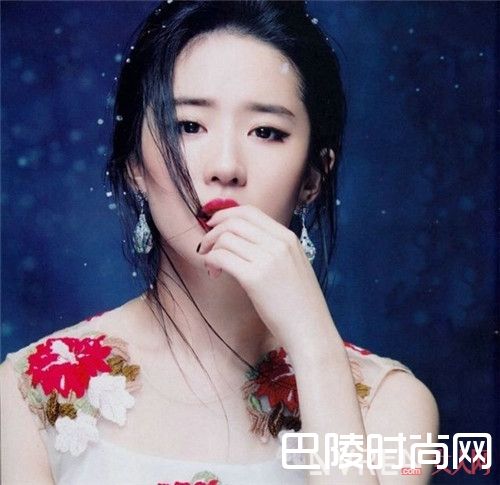 鹅蛋脸选款法则_耳朵上的小心机 懂得了这些让你性感翻倍