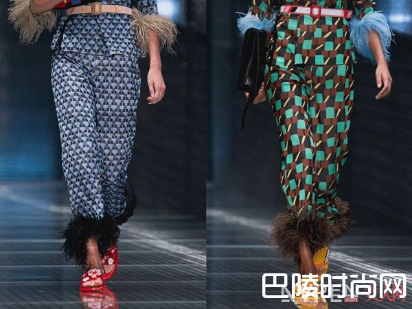 Prada拖鞋简介_澡堂拖也美得让人心痒 今夏必入美鞋No.1