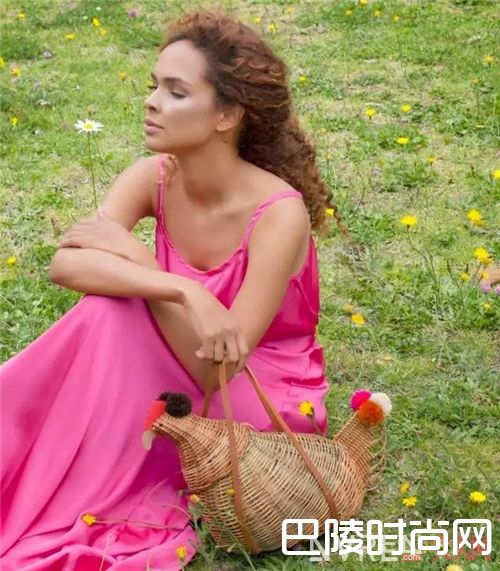 Sophie Anderson包包推荐_沙滩吸睛就靠它!这个夏天不能少个“菜篮子”