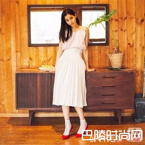 新木优子怎样穿出摩登感？_如何将平价单品穿出时髦感？学学这三大博主就够了