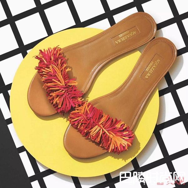 Aquazzura拖鞋简介_澡堂拖也美得让人心痒 今夏必入美鞋No.1