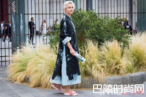 Puma x Rihanna拖鞋简介_澡堂拖也美得让人心痒 今夏必入美鞋No.1