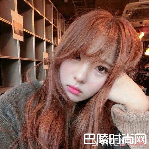 长发空气刘海今年流行吗_2017年流行这15种发型，你是哪一款？