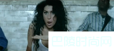 胸大适合什么泳衣_姑娘你的泳衣选错了——针对身形问题教你买泳衣