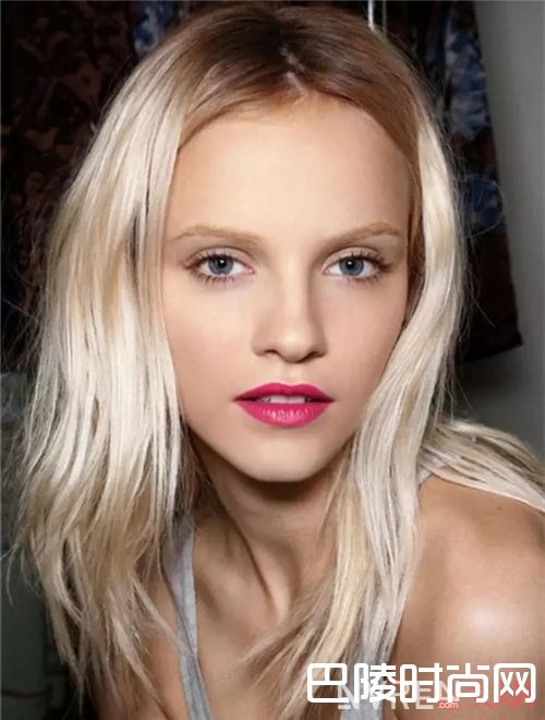 发型与唇色腮红如何搭配？_发型与妆容如何搭配？这样做可以为你加分不少