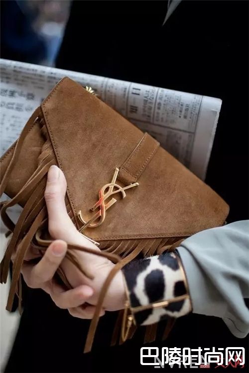 焦糖棕如何穿搭？_今年夏天的四大流行色 这样穿才能美一夏！