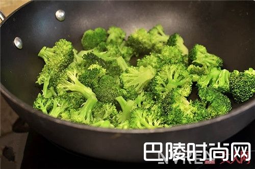 坎蒂丝·斯瓦内普尔的食谱_五位当红超模的食谱 看完才知道减肥原来就是这么轻松