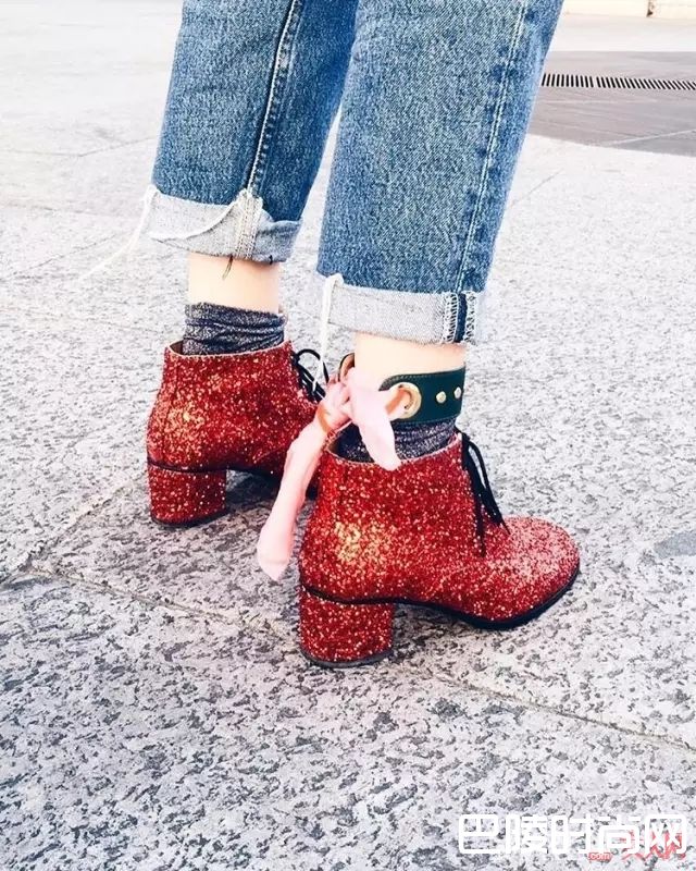 好看的脚环推荐_Choker还没戴够 现在又流行“脚环”了？