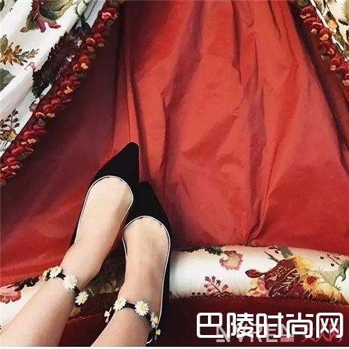 Fabrizio Viti鞋子推荐_这些长满花朵的鞋子 穿上后美得像仙女一般!