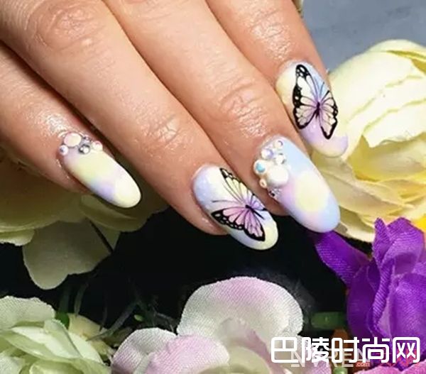 适合春天的指甲图案_做个精致女人 指尖也别忘了用流行色装点