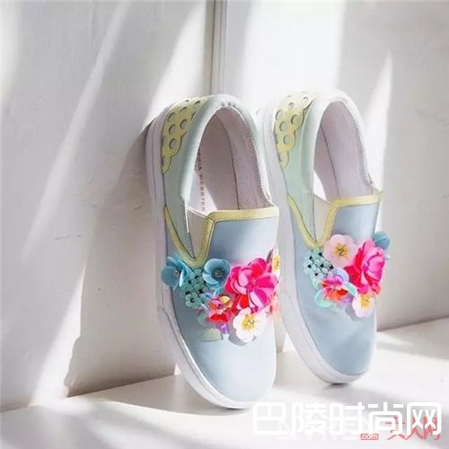 Sophia Webster鞋子推荐_这些长满花朵的鞋子 穿上后美得像仙女一般!