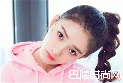 如何打造各式编发马尾造型?_夏季扎什么发型?反正扎个马尾辫肯定不会错!