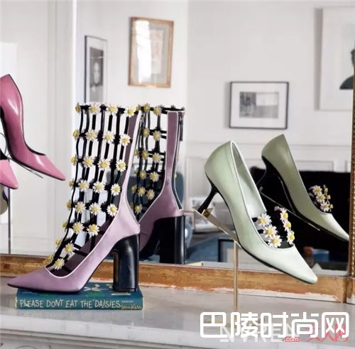 Fabrizio Viti鞋子推荐_这些长满花朵的鞋子 穿上后美得像仙女一般!