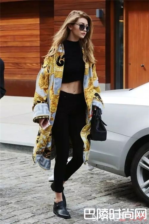 薄款外套如何搭配？_肩宽穿什么都丑？那是因为你不知道这4种款式的穿搭！