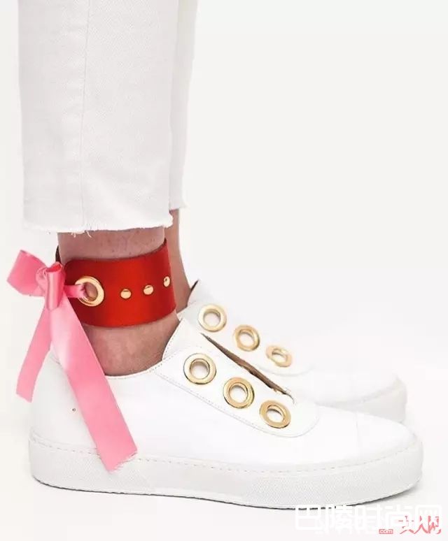 好看的脚环推荐_Choker还没戴够 现在又流行“脚环”了？