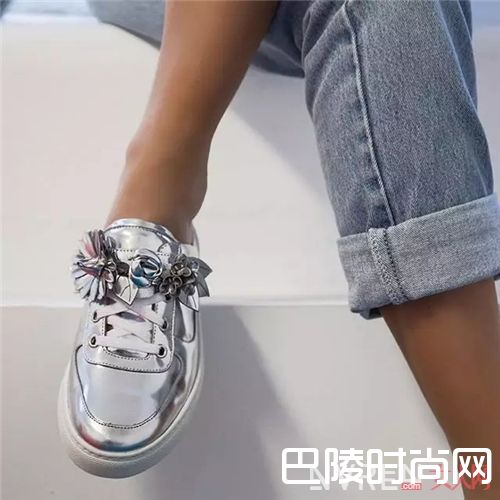 Sophia Webster鞋子推荐_这些长满花朵的鞋子 穿上后美得像仙女一般！