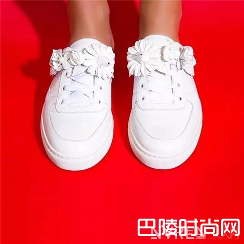 Sophia Webster鞋子推荐_这些长满花朵的鞋子 穿上后美得像仙女一般！