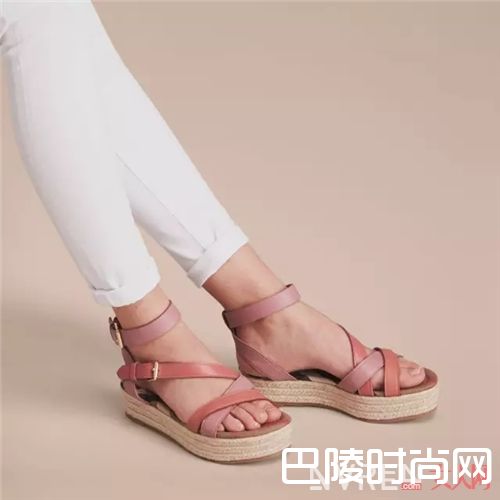 麻编渔夫鞋有哪些值得推荐?_本季最流行的5款凉鞋 这些明星已经穿上了!