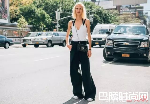 粗跟高跟鞋配及地阔腿裤_让160变170的穿搭指南 增高垫和P图软件靠边站