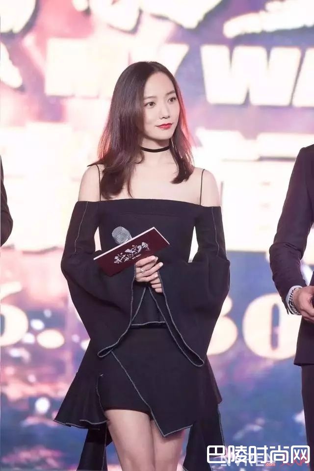 选择吊带裙要注意什么_骚动的夏季穿上Slip dress吊带令你风情万种