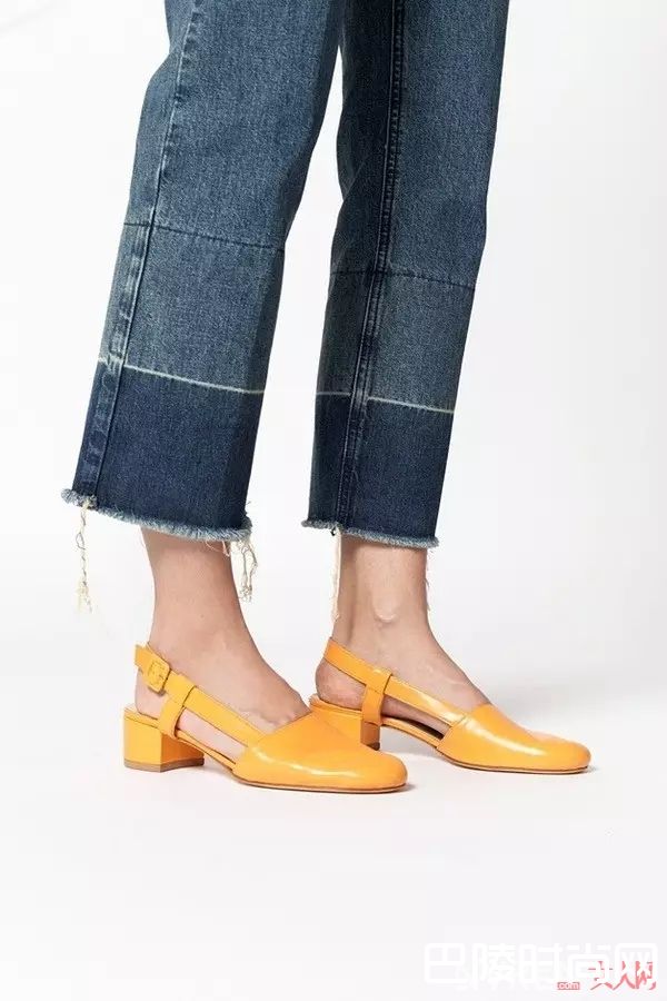 蓝色和黄色如何搭配_清爽的蓝色穿搭 让你看到高质感的休闲气质