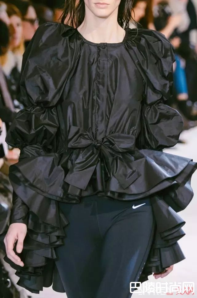 各品牌2018春夏系列风格_什么叫娘man 就是运动风和柔美女人味相结合