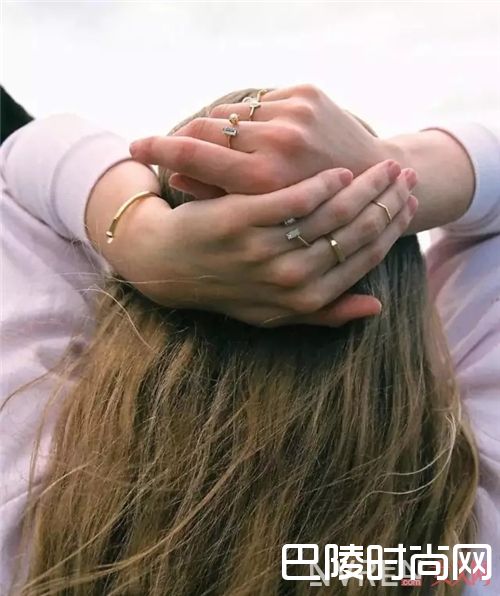 Bing Bang NYC有哪些饰品？_这些适合春夏的首饰 让你发现穿搭细节的小而美