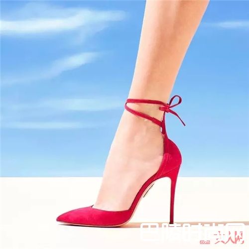 AQUAZZURA绑带鞋如何搭配?_从平底到高跟 今年的绑带鞋增添了不少新花样!