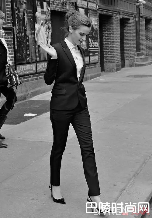 安迪服装风格解析_《欢乐颂2》回归霸屏 五美穿搭全解析