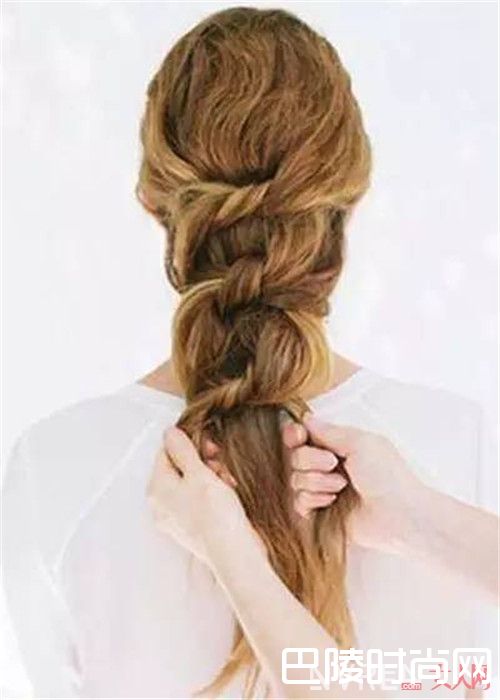 第二款扎发介绍_2款简单好看的扎发 让这个夏天更清凉