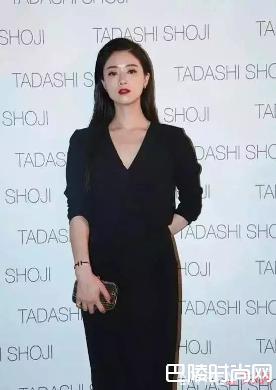 胸大膀子壮该怎么穿_这些小技巧不掌握，就算你是杨幂、杨颖都没用！