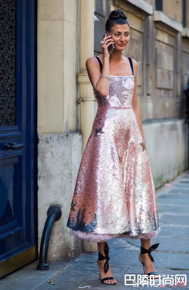 吊带露肉法_衣服穿得好男神跑不了 今夏教你学会巧妙露肉