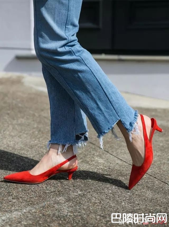 红色和蓝色的搭配要点_你穿红色显土又显黑,配色没选对才是罪魁祸首