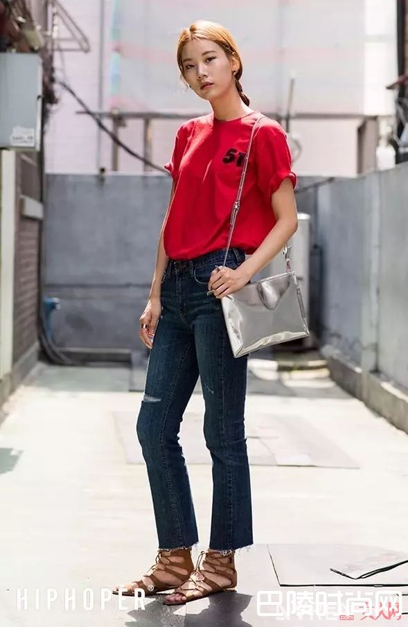 红色怎样穿才能避免老气_你穿红色显土又显黑，配色没选对才是罪魁祸首