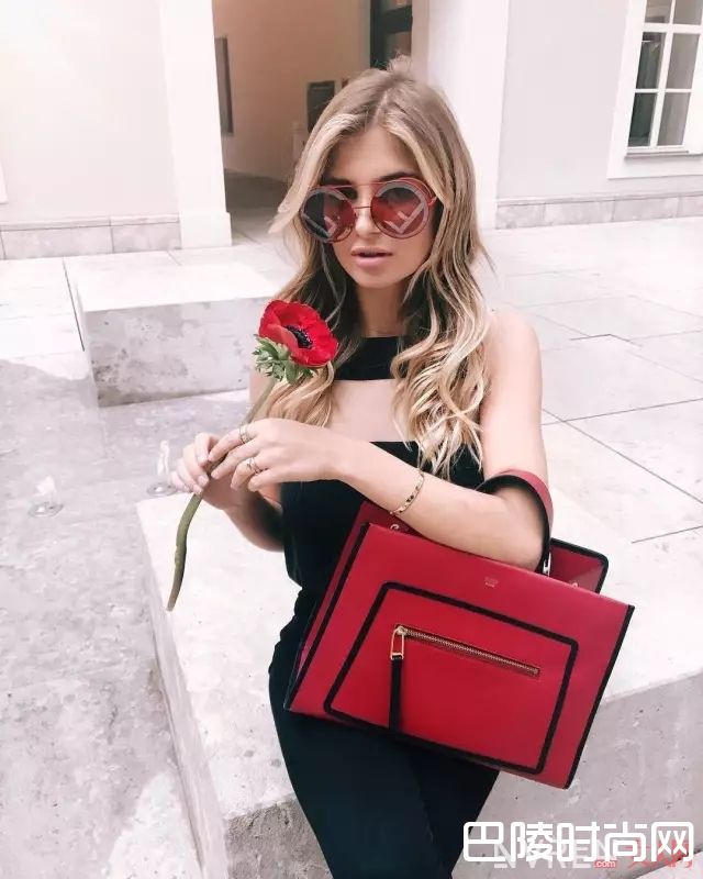 红色服装的优点_你穿红色显土又显黑，配色没选对才是罪魁祸首