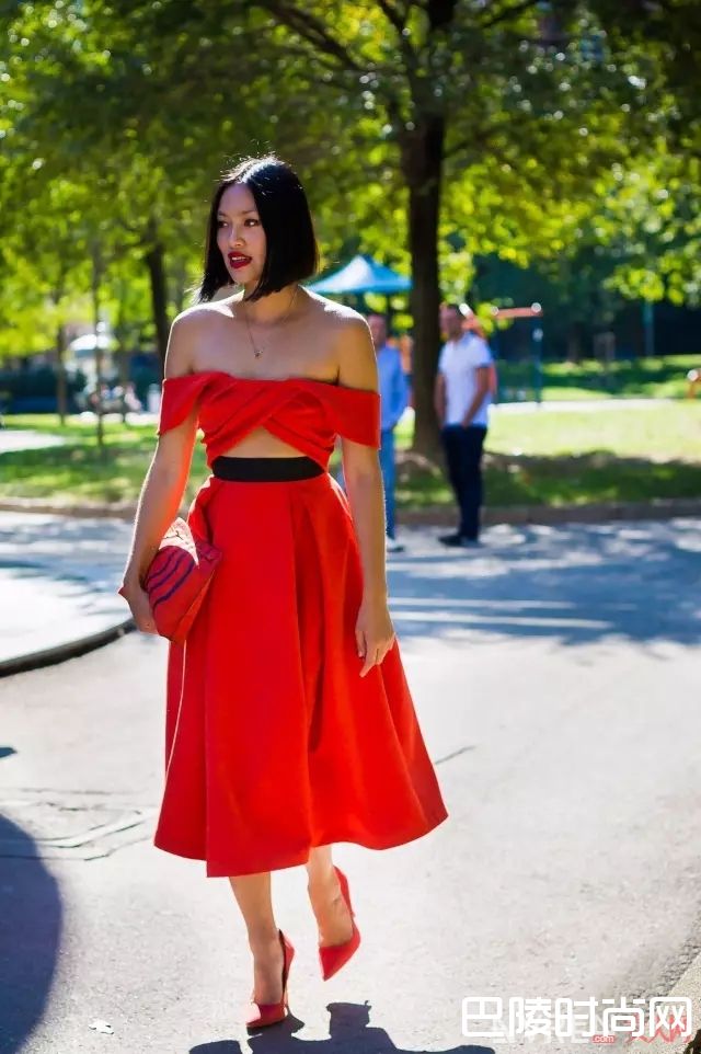 红色同色系如何搭配_你穿红色显土又显黑，配色没选对才是罪魁祸首
