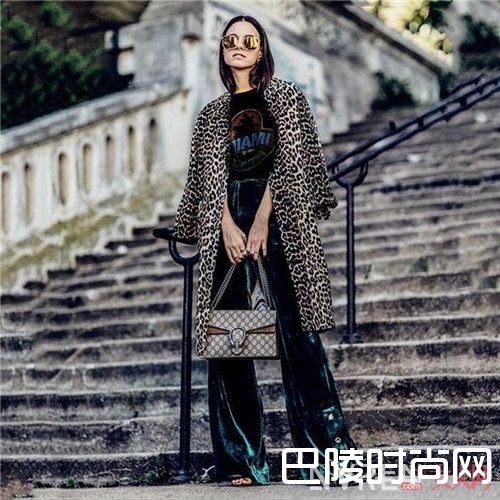 摇滚T和阔脚裤怎么搭配_能与白T媲美的全能摇滚T 让你点燃你的所有下装