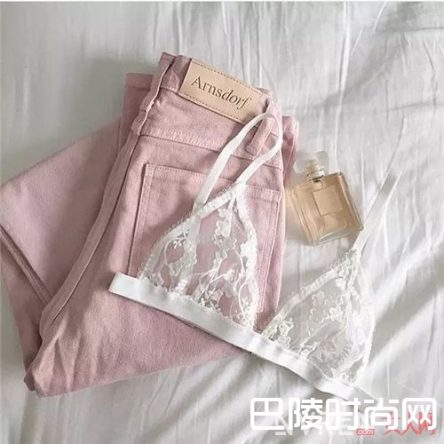 KAT有哪些内衣？_舒适透气、颜值逆天 这六款Bralette今夏必备！