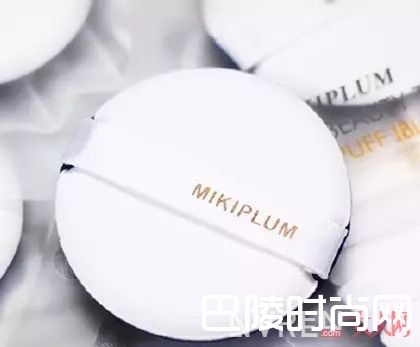 气垫粉扑的多种用法_拯救化妆新手 这些化妆小工具人人必备