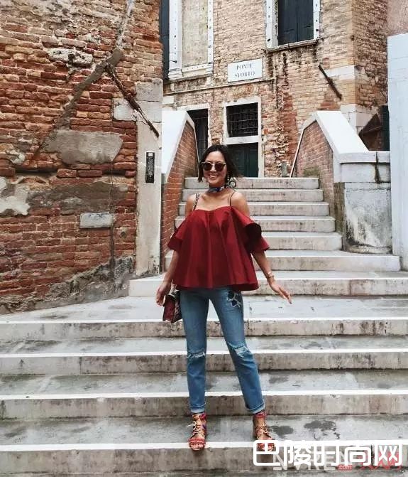 红色上衣和裤子推荐_你穿红色显土又显黑，配色没选对才是罪魁祸首