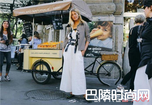 款式简单的平底鞋更好看吗_如何把平底鞋该有的低调范穿出来 这三条很重要