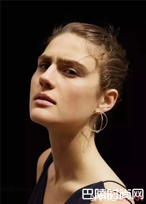 COS有哪些饰品?_这些适合春夏的首饰 让你发现穿搭细节的小而美