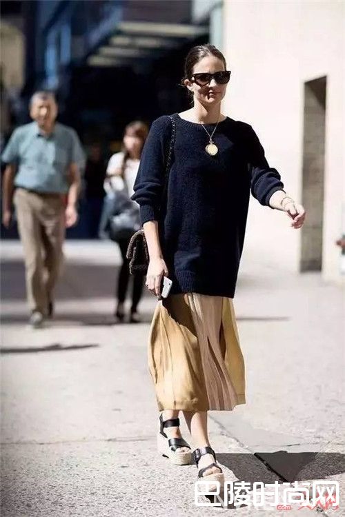 厚底凉鞋好看吗_今年夏天最流行的5款凉鞋 哪一款才是你的菜