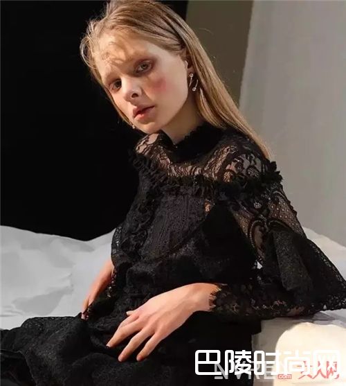 Zeng Liu有哪些饰品?_这些适合春夏的首饰 让你发现穿搭细节的小而美